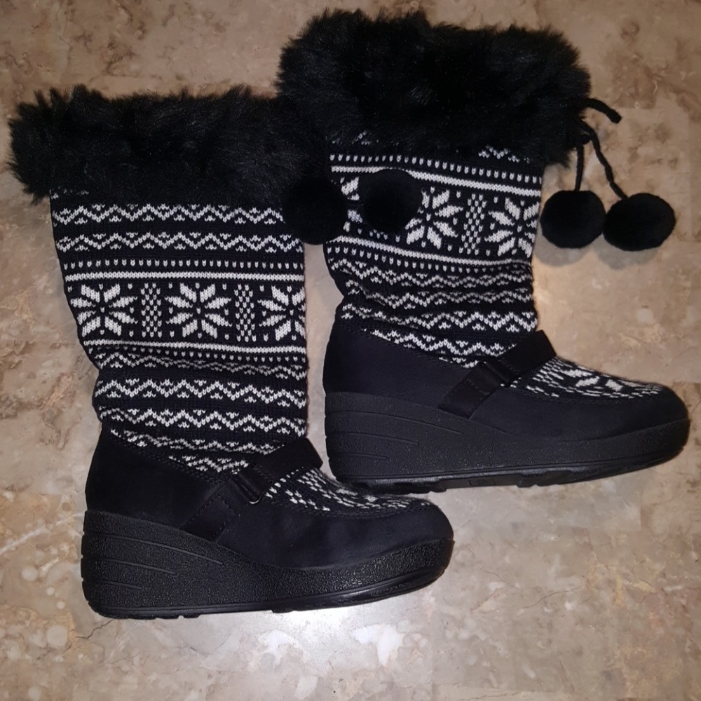 Red Camel, black/white boot!!